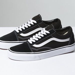 Vans old skool black & white.